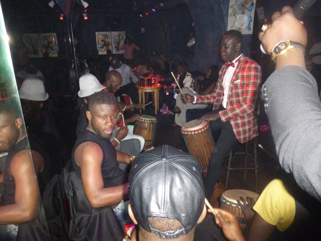 Le rendez-vous dominical de Paris, Adama Diagne et sa bande chauffent le Star Night. Regardez les images