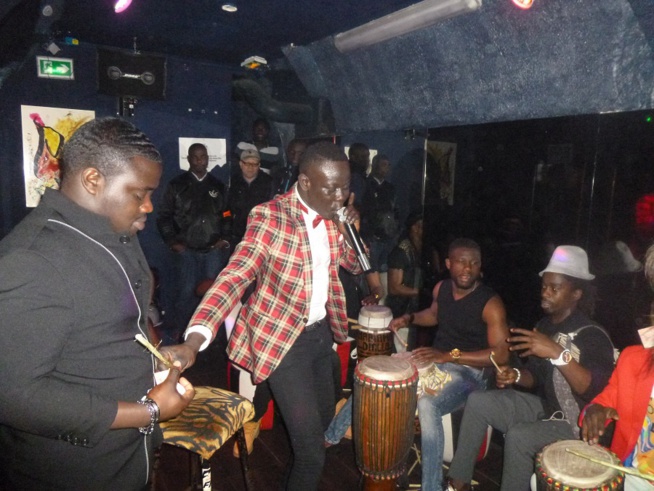 Le rendez-vous dominical de Paris, Adama Diagne et sa bande chauffent le Star Night. Regardez les images