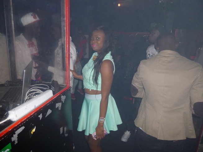 Le rendez-vous dominical de Paris, Adama Diagne et sa bande chauffent le Star Night. Regardez les images