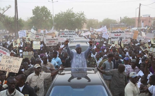 Macky Sall à Kaffrine: Il pleut des promesses de milliards sur le Ndoucoumane Macky Sall à Kaffrine: Il pleut des promesses de milliards sur le Ndoucoumane