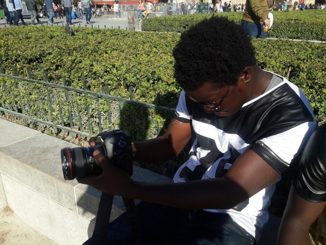 Vidéo: Le réalisateur des vidéos clip Papis Niang de Art bi management à Paris. Regardez Vidéo: Le réalisateur des vidéos clip Papis Niang de Art bi management à Paris. Regardez