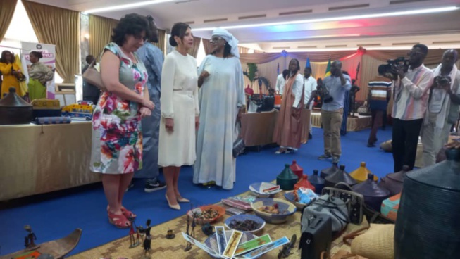 Élégance et artisanat à la Présidence: Regards sur l'exposition présidée par Marième Faye Sall et Agata Kornhauser-Duda Élégance et artisanat à la Présidence: Regards sur l'exposition présidée par Marième Faye Sall et Agata Kornhauser-Duda