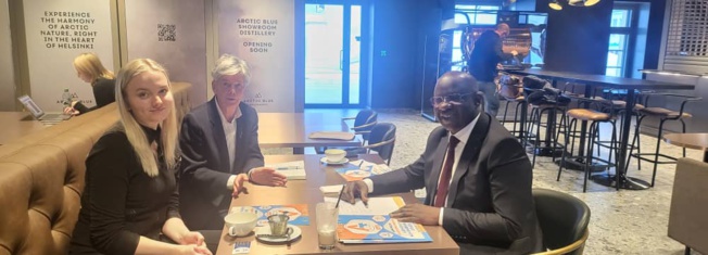 Le Président du Meds Mbagnick Diop à Helsinki AFRITECH son " bébé" au cœur des discussions pour un partenariat gagnant / gagnant. Le Président du Meds Mbagnick Diop à Helsinki AFRITECH son " bébé" au cœur des discussions pour un partenariat gagnant / gagnant.