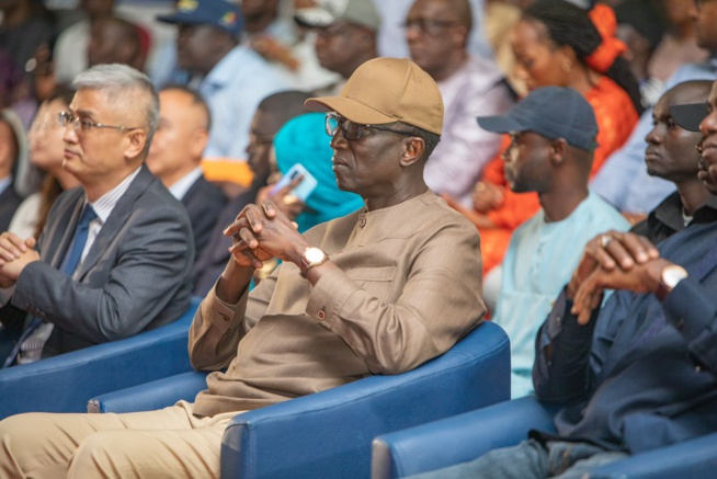 EN IMAGES CÉRÉMONIE DE LANCEMENT DES TRAVAUX ROUTIERS AUX PARCELLES ASSAINIES EN IMAGES CÉRÉMONIE DE LANCEMENT DES TRAVAUX ROUTIERS AUX PARCELLES ASSAINIES