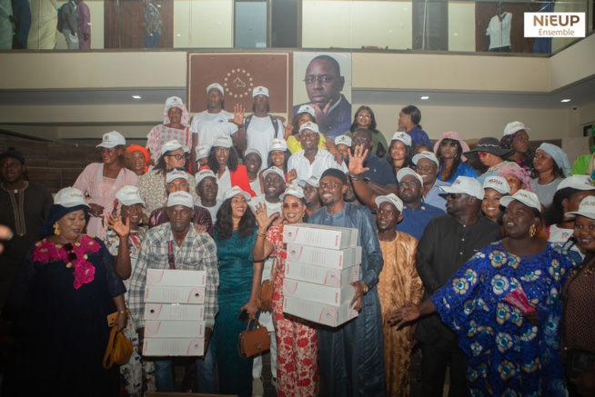 Parrainage-Khadim Dia Président du mouvement « Nieup »,décroche 28.353 parrains en faveur d’Amadou Ba Parrainage-Khadim Dia Président du mouvement « Nieup »,décroche 28.353 parrains en faveur d’Amadou Ba