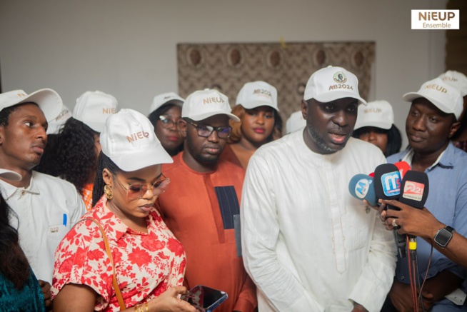 Parrainage-Khadim Dia Président du mouvement « Nieup »,décroche 28.353 parrains en faveur d’Amadou Ba Parrainage-Khadim Dia Président du mouvement « Nieup »,décroche 28.353 parrains en faveur d’Amadou Ba