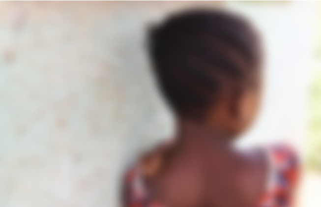 Un étudiant, un footballeur et un rappeur, transforment une fille de 13 ans, en objet sexuel ! Un étudiant, un footballeur et un rappeur, transforment une fille de 13 ans, en objet sexuel !