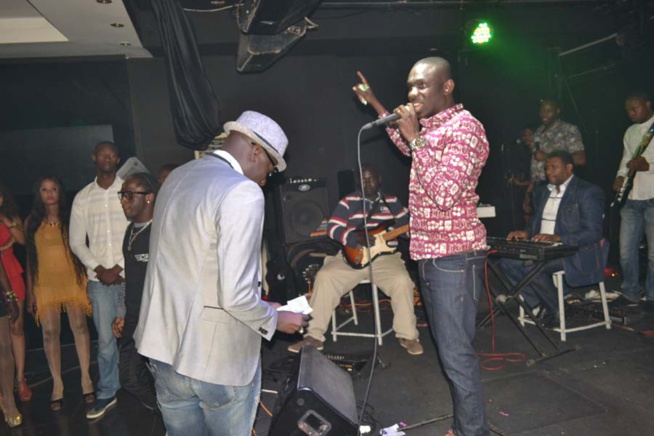 Pape Diouf signe son retour explosif au Baramundi.Regardez