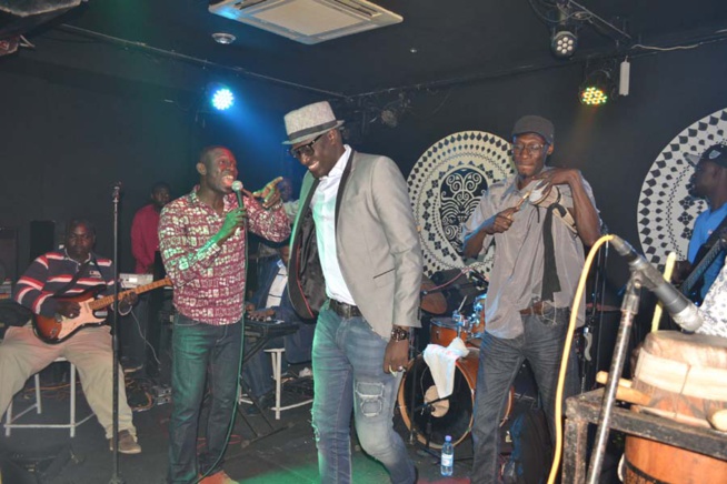 Pape Diouf signe son retour explosif au Baramundi.Regardez