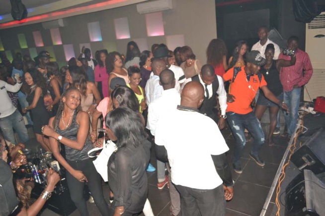 Pape Diouf signe son retour explosif au Baramundi.Regardez