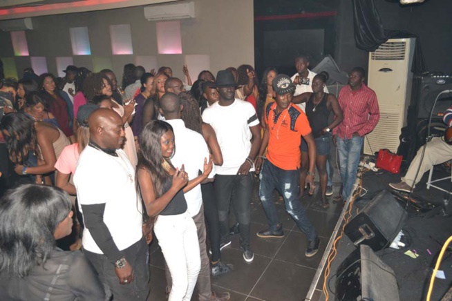 Pape Diouf signe son retour explosif au Baramundi.Regardez