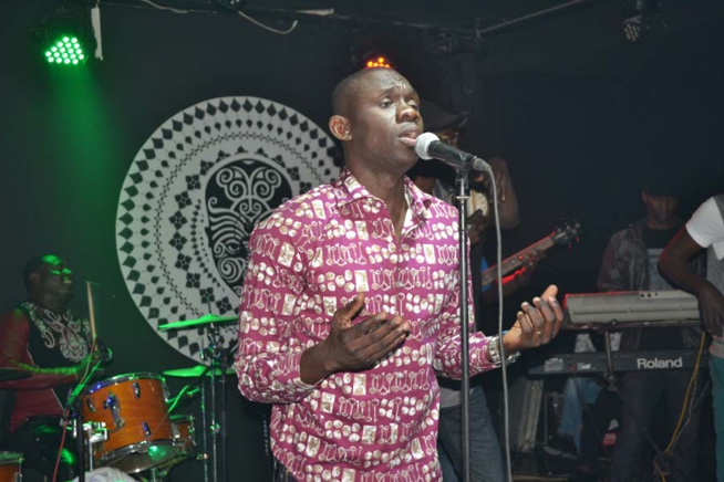 Pape Diouf signe son retour explosif au Baramundi.Regardez Pape Diouf signe son retour explosif au Baramundi.Regardez