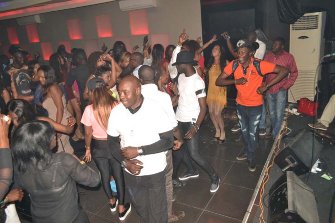 Pape Diouf signe son retour explosif au Baramundi.Regardez