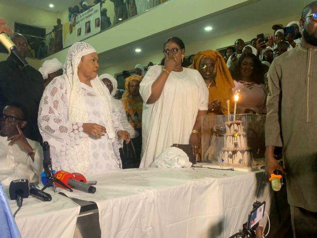 Anniversaire APR: Ndèye Saly DIOP DIENG et les femmes de l’APR collectent 111 000 parrains en faveur du Pm Amadou BA