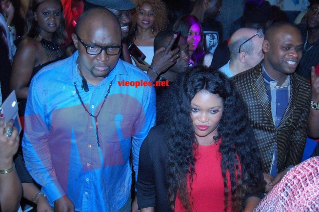 Aida Dada s'adapte bien dans la jet-sett Parisienne. Aida Dada s'adapte bien dans la jet-sett Parisienne.