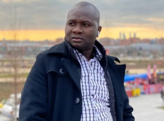 Départ de Bacary Cissé rédacteur en chef de Record : Une grosse perte pour le Groupe Futur Médias Départ de Bacary Cissé rédacteur en chef de Record : Une grosse perte pour le Groupe Futur Médias