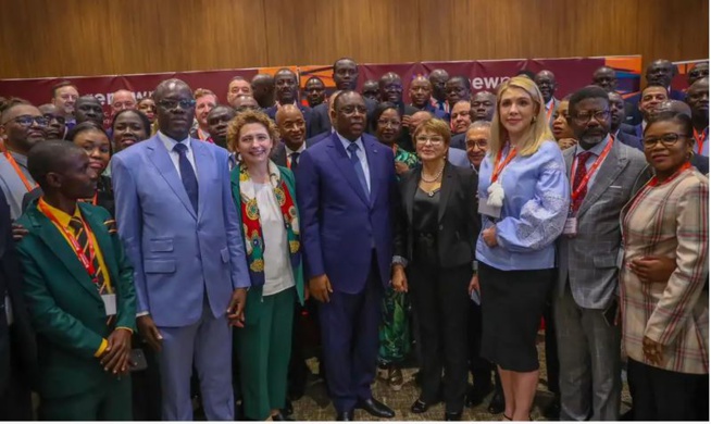 Cérémonie d’ouverture du sommet Renewpac : Macky Sall rend un hommage mérité à Me Abdoulaye Wade et lance un appel… Cérémonie d’ouverture du sommet Renewpac : Macky Sall rend un hommage mérité à Me Abdoulaye Wade et lance un appel…