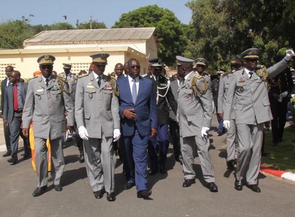Macky secoue l'Armée et aligne trois nouveaux généraux Macky secoue l'Armée et aligne trois nouveaux généraux