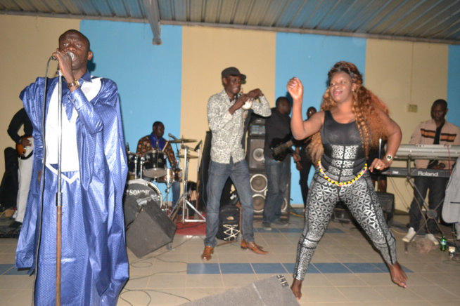 Les commandos de THIES à l'assaut du "Rakadiou" de Pape Diouf et la génération consciente.Regardez Les commandos de THIES à l'assaut du "Rakadiou" de Pape Diouf et la génération consciente.Regardez