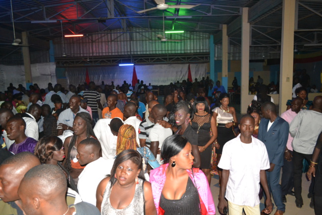 Les commandos de THIES à l'assaut du "Rakadiou" de Pape Diouf et la génération consciente.Regardez Les commandos de THIES à l'assaut du "Rakadiou" de Pape Diouf et la génération consciente.Regardez