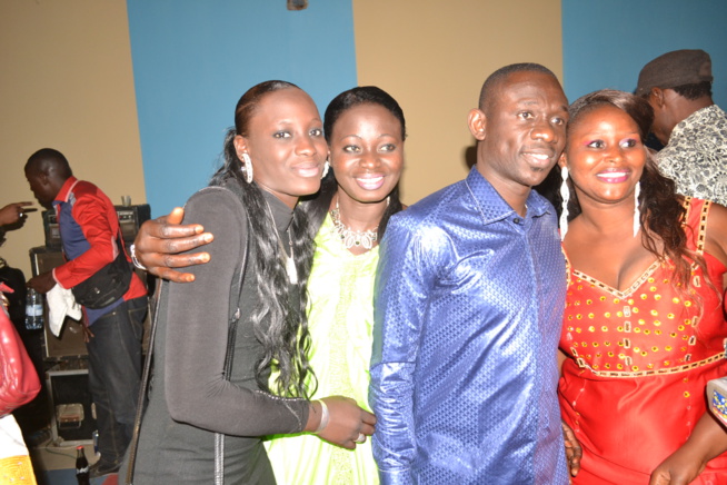 Les commandos de THIES à l'assaut du "Rakadiou" de Pape Diouf et la génération consciente.Regardez Les commandos de THIES à l'assaut du "Rakadiou" de Pape Diouf et la génération consciente.Regardez