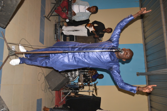 Les commandos de THIES à l'assaut du "Rakadiou" de Pape Diouf et la génération consciente.Regardez Les commandos de THIES à l'assaut du "Rakadiou" de Pape Diouf et la génération consciente.Regardez