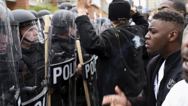 Aux Etats-Unis, Baltimore dans la rue contre les violences policières