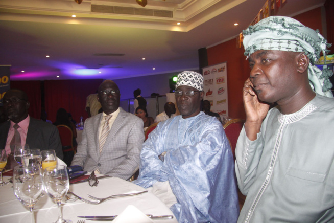 20 Images: Quand Aziz Ndiaye innove encore dans la lutte avec un face to face chic et glamour au Terroubi entre Tyson et Gris Bordeau. Regardez 20 Images: Quand Aziz Ndiaye innove encore dans la lutte avec un face to face chic et glamour au Terroubi entre Tyson et Gris Bordeau. Regardez