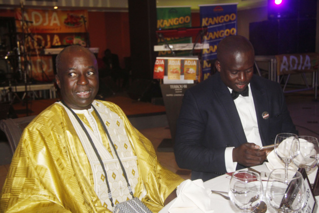 20 Images: Quand Aziz Ndiaye innove encore dans la lutte avec un face to face chic et glamour au Terroubi entre Tyson et Gris Bordeau. Regardez 20 Images: Quand Aziz Ndiaye innove encore dans la lutte avec un face to face chic et glamour au Terroubi entre Tyson et Gris Bordeau. Regardez