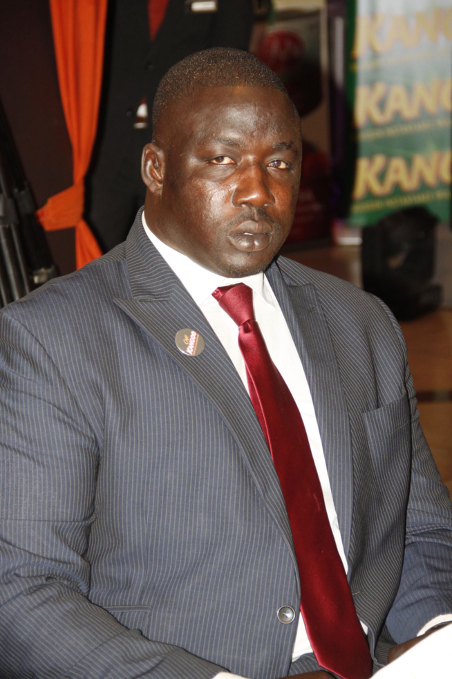 20 Images: Quand Aziz Ndiaye innove encore dans la lutte avec un face to face chic et glamour au Terroubi entre Tyson et Gris Bordeau. Regardez 20 Images: Quand Aziz Ndiaye innove encore dans la lutte avec un face to face chic et glamour au Terroubi entre Tyson et Gris Bordeau. Regardez