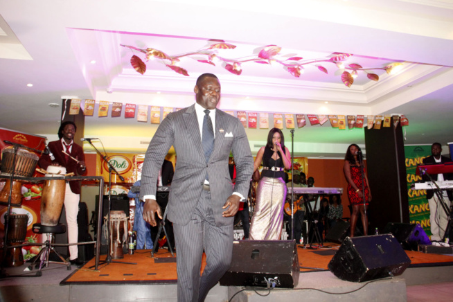 20 Images: Quand Aziz Ndiaye innove encore dans la lutte avec un face to face chic et glamour au Terroubi entre Tyson et Gris Bordeau. Regardez 20 Images: Quand Aziz Ndiaye innove encore dans la lutte avec un face to face chic et glamour au Terroubi entre Tyson et Gris Bordeau. Regardez