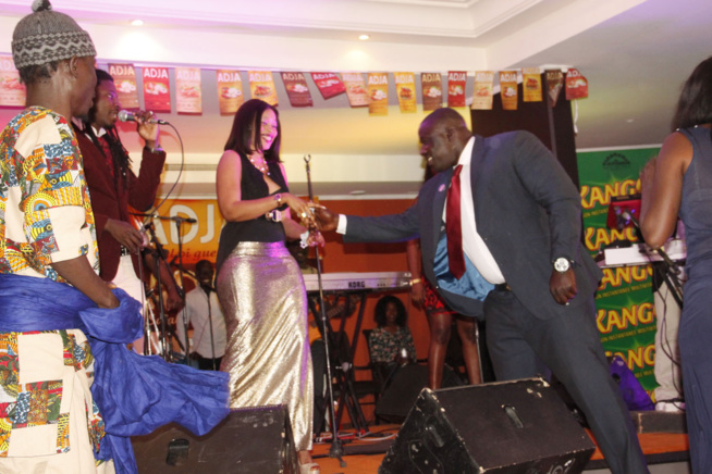 20 Images: Quand Aziz Ndiaye innove encore dans la lutte avec un face to face chic et glamour au Terroubi entre Tyson et Gris Bordeau. Regardez 20 Images: Quand Aziz Ndiaye innove encore dans la lutte avec un face to face chic et glamour au Terroubi entre Tyson et Gris Bordeau. Regardez