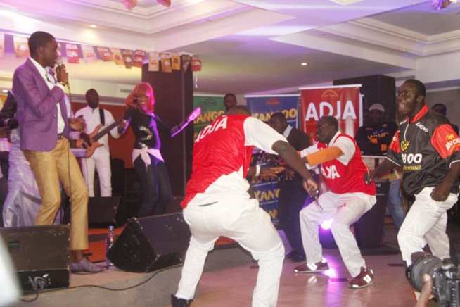 20 Images: Quand Aziz Ndiaye innove encore dans la lutte avec un face to face chic et glamour au Terroubi entre Tyson et Gris Bordeau. Regardez 20 Images: Quand Aziz Ndiaye innove encore dans la lutte avec un face to face chic et glamour au Terroubi entre Tyson et Gris Bordeau. Regardez