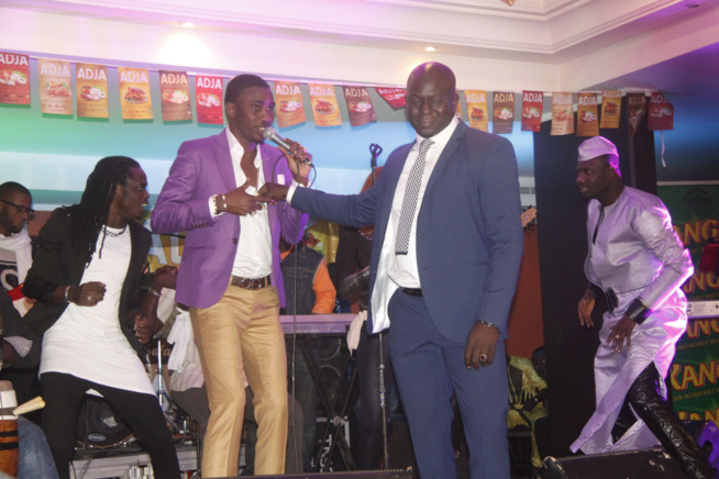 20 Images: Quand Aziz Ndiaye innove encore dans la lutte avec un face to face chic et glamour au Terroubi entre Tyson et Gris Bordeau. Regardez 20 Images: Quand Aziz Ndiaye innove encore dans la lutte avec un face to face chic et glamour au Terroubi entre Tyson et Gris Bordeau. Regardez