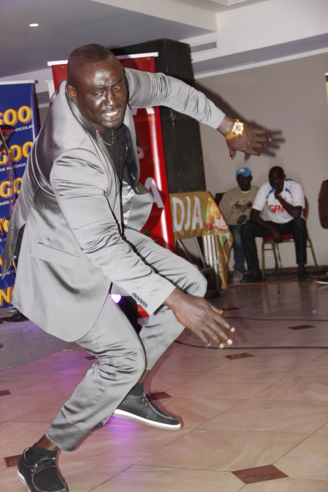 20 Images: Quand Aziz Ndiaye innove encore dans la lutte avec un face to face chic et glamour au Terroubi entre Tyson et Gris Bordeau. Regardez 20 Images: Quand Aziz Ndiaye innove encore dans la lutte avec un face to face chic et glamour au Terroubi entre Tyson et Gris Bordeau. Regardez