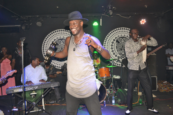 Les images du "Show rakadiou" de Pape Diouf au Baramundi. Regardez
