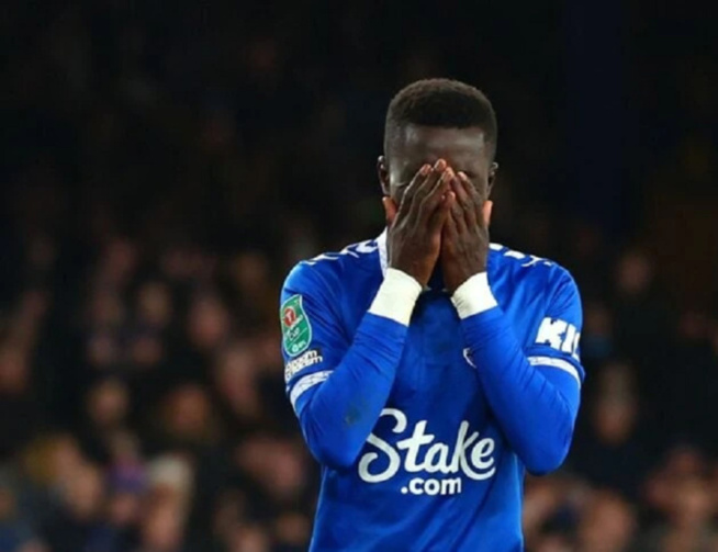 Mauvaise nouvelle pour les Lions : A Everton, Idrissa Gueye sort sur blessure après 25 minutes de jeu Mauvaise nouvelle pour les Lions : A Everton, Idrissa Gueye sort sur blessure après 25 minutes de jeu
