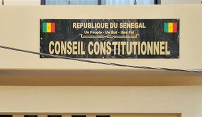 Dépôt des dossiers de candidature pour la présidentielle : les candidats se bousculent au Conseil constitutionnel Dépôt des dossiers de candidature pour la présidentielle : les candidats se bousculent au Conseil constitutionnel