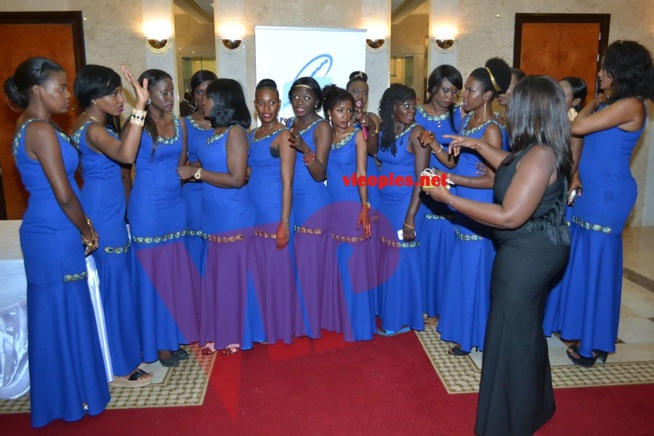 Soirée de gala du port: Pape Diouf assure son show spectacle devant les employés de Cheikh Kanté.Regardez Soirée de gala du port: Pape Diouf assure son show spectacle devant les employés de Cheikh Kanté.Regardez