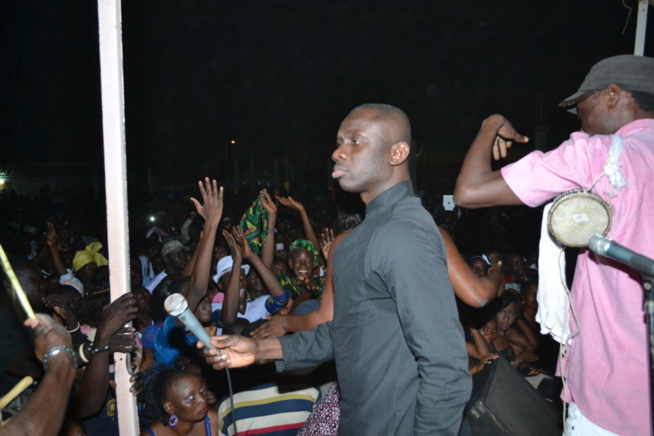 1er Mai Tamba féte le travail avec Pape Diouf qui inonde le camp Mamadou Lamine Dramé. Regardez