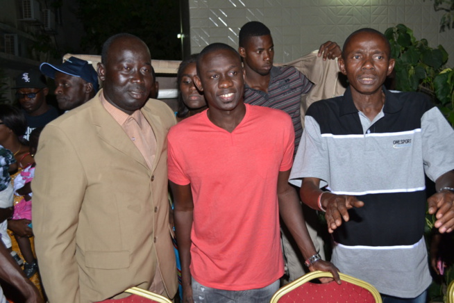 1er Mai Tamba féte le travail avec Pape Diouf qui inonde le camp Mamadou Lamine Dramé. Regardez