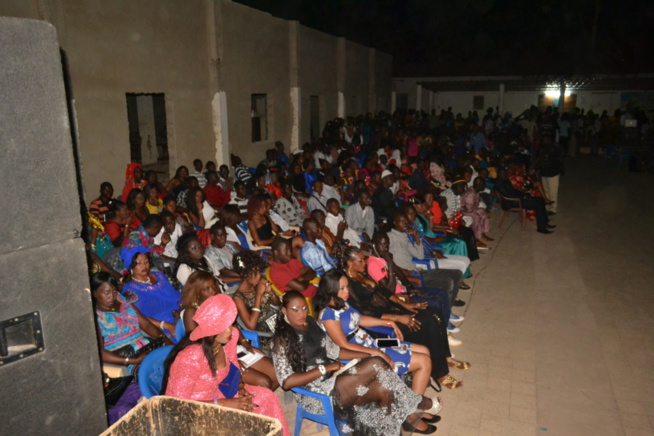 1er Mai Tamba féte le travail avec Pape Diouf qui inonde le camp Mamadou Lamine Dramé. Regardez