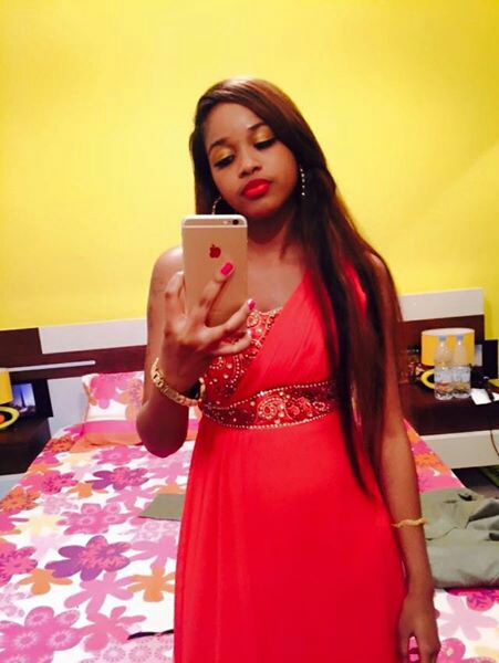 Madame Niasse Nadia Guéye s'engouffre dans son rouge danger!