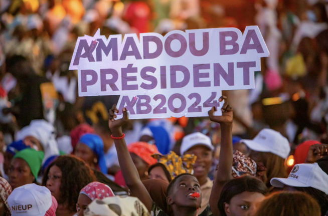 MOBILISATION EXCEPTIONNELLE DU MOUVEMENT NIEUP AU MONUMENT DE LA RENAISSANCE MOBILISATION EXCEPTIONNELLE DU MOUVEMENT NIEUP AU MONUMENT DE LA RENAISSANCE