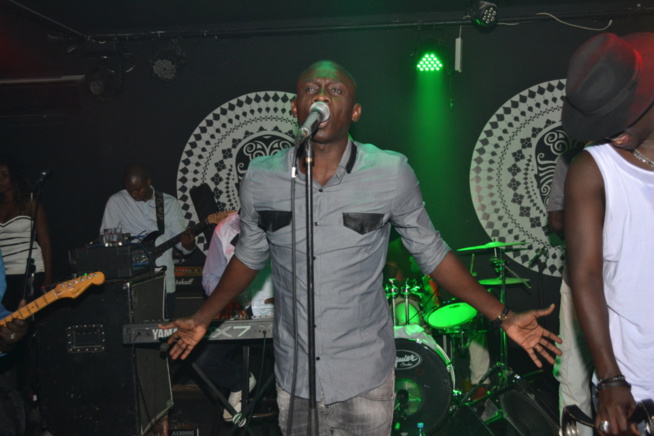 Revivez les images de la soirée dominical du nouveau roi de la musique Sénégalaise Pape Diouf au Baramundi. Revivez les images de la soirée dominical du nouveau roi de la musique Sénégalaise Pape Diouf au Baramundi.