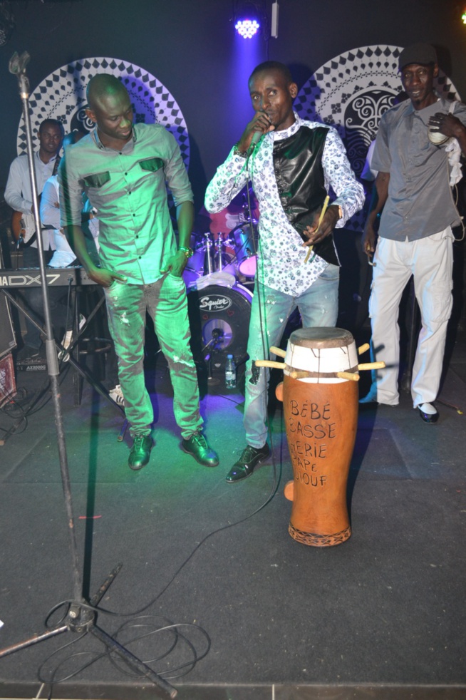 Revivez les images de la soirée dominical du nouveau roi de la musique Sénégalaise Pape Diouf au Baramundi. Revivez les images de la soirée dominical du nouveau roi de la musique Sénégalaise Pape Diouf au Baramundi.