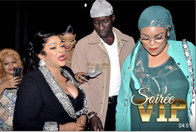 Soirée VIP de Youssou Ndour : La surprenante apparition de la première dame, Marieme Faye Sall au concert Soirée VIP de Youssou Ndour : La surprenante apparition de la première dame, Marieme Faye Sall au concert