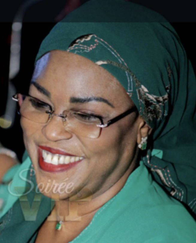 Soirée VIP de Youssou Ndour : La surprenante apparition de la première dame, Marieme Faye Sall au concert Soirée VIP de Youssou Ndour : La surprenante apparition de la première dame, Marieme Faye Sall au concert