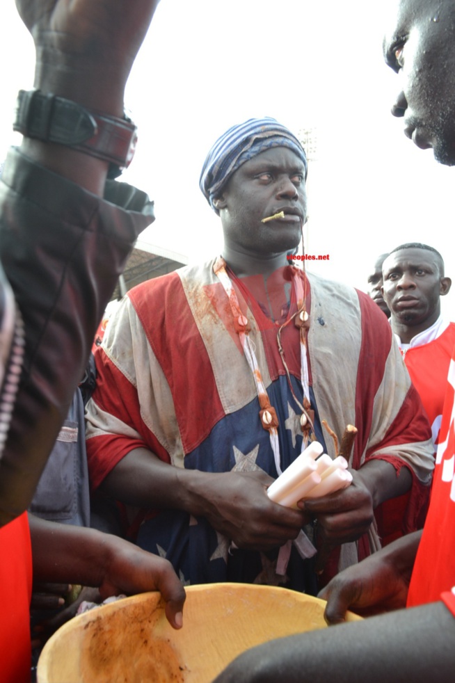 Le premier choc de Aziz Production: L'écurie Fass humilie l'écurie Boul Falé Tyson mord la poussière du stade Demba Diop face à Gris Bordeau. Revivez les moments forts. Le premier choc de Aziz Production: L'écurie Fass humilie l'écurie Boul Falé Tyson mord la poussière du stade Demba Diop face à Gris Bordeau. Revivez les moments forts.