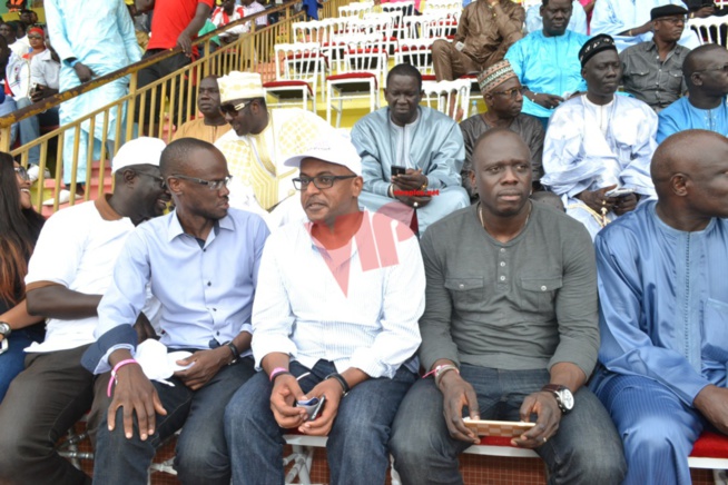 Le premier choc de Aziz Production: L'écurie  Fass humilie l'écurie Boul Falé Tyson mord la poussière du stade Demba Diop face à Gris Bordeau. Revivez les moments forts.